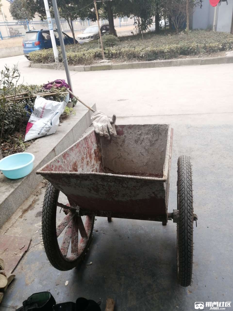 收二手工地用的斗车