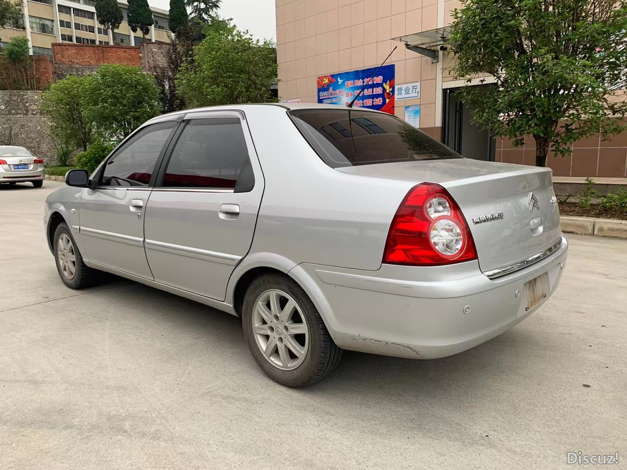 2013年爱丽舍原装油气两用一口价23万