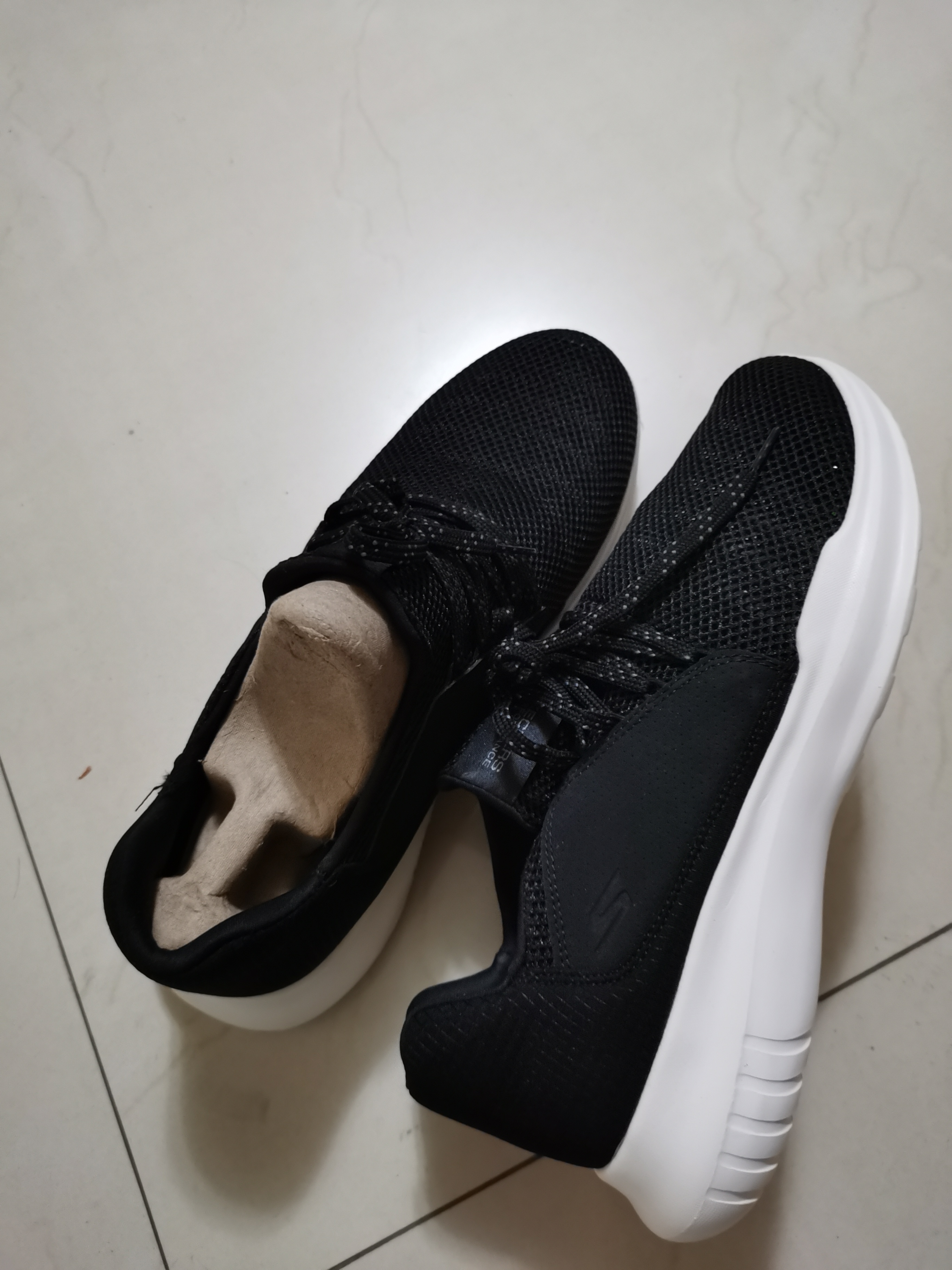 43码斯凯奇男鞋出售