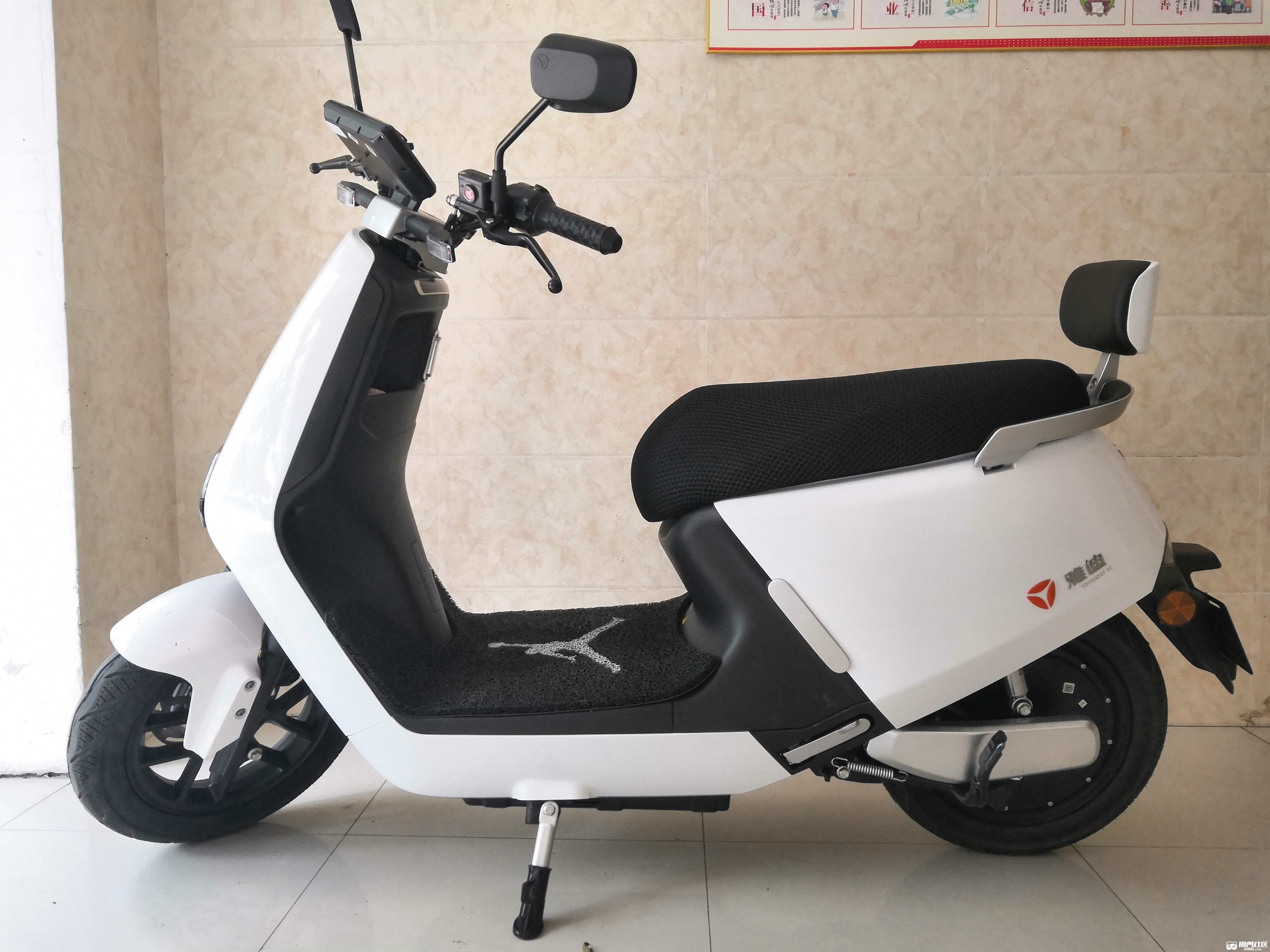 出售雅迪博克(g5的基础版)电动车～～～～3000元