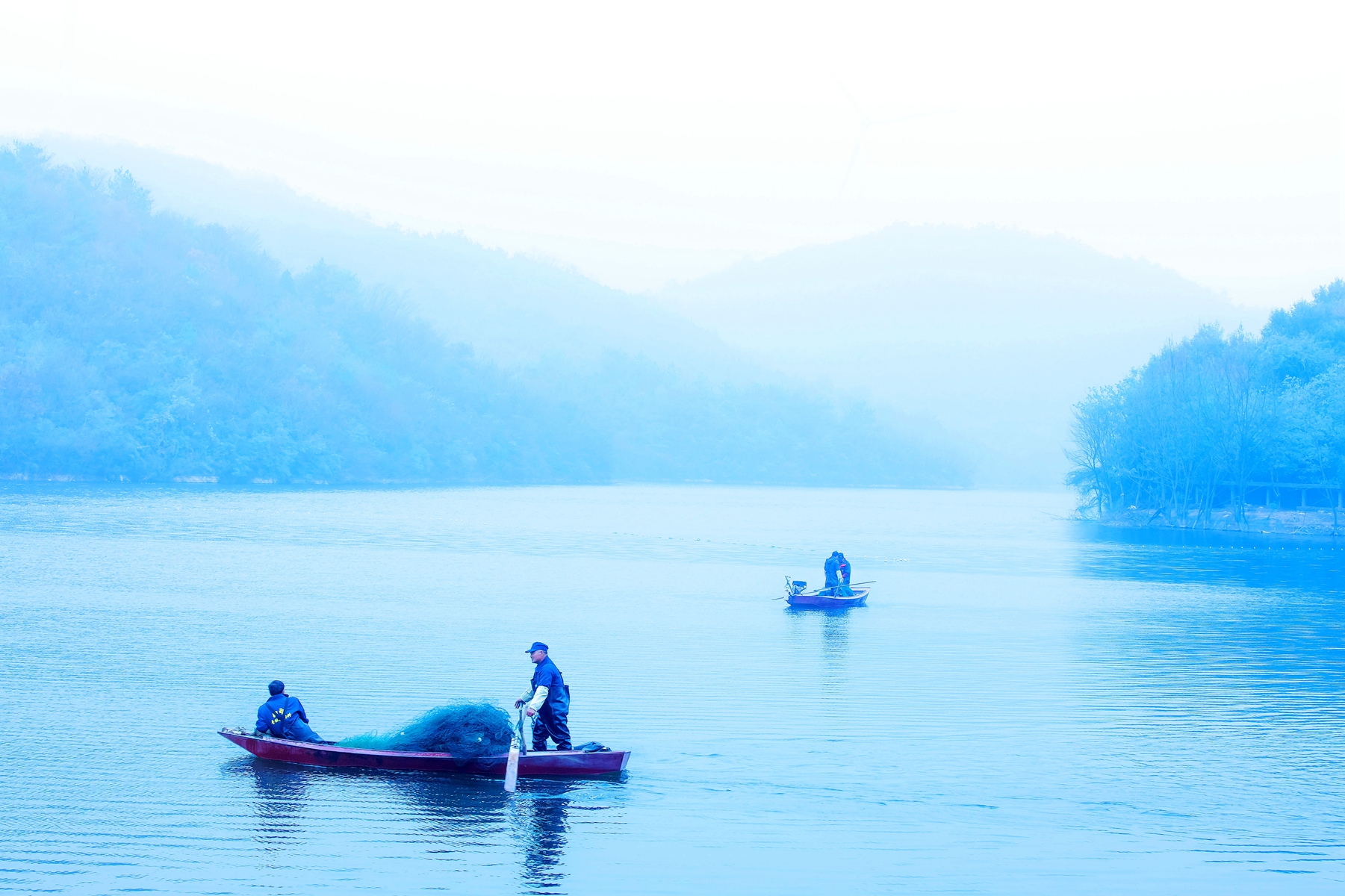隔水青山似故乡摄于罗集岩河水库