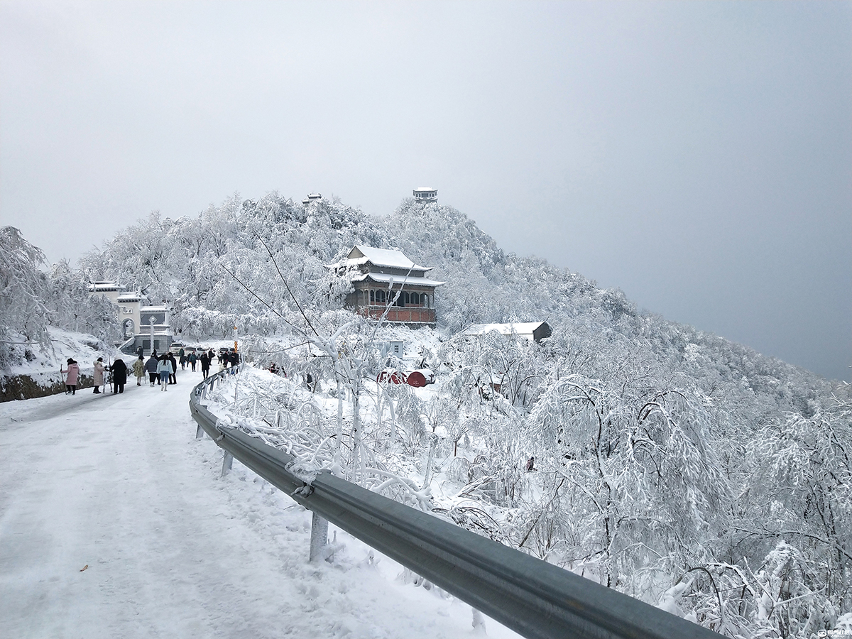 荆门圣境山雪景图片