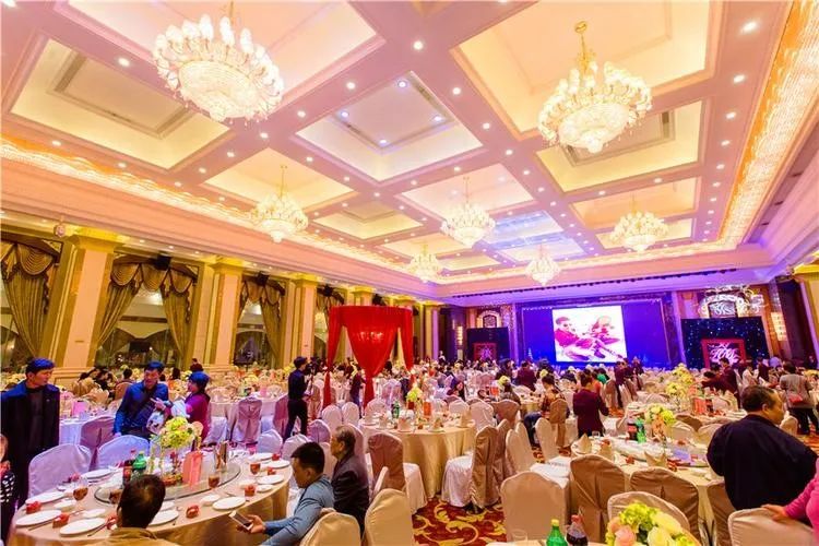 为什么荆门人爱回村里办酒席?